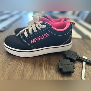 Heelys Youth size 4 woman’s size 5